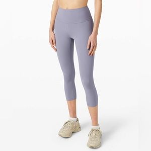 Wunder Under HR Crop 21”* FLux Peri Purple